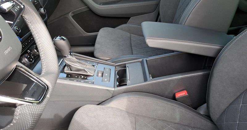 Skoda Superb cena 248240 przebieg: 10, rok produkcji 2024 z Wyśmierzyce małe 121
